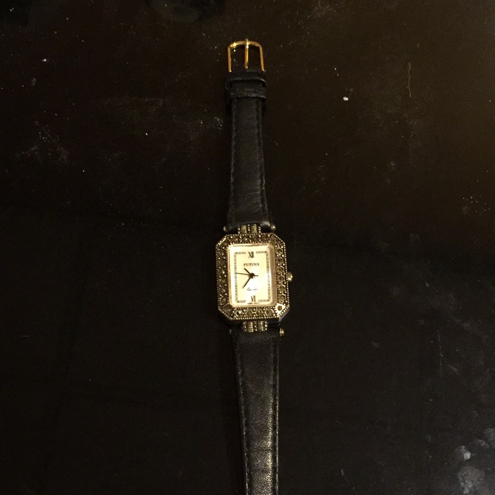 Watch - Picture 2 of 2